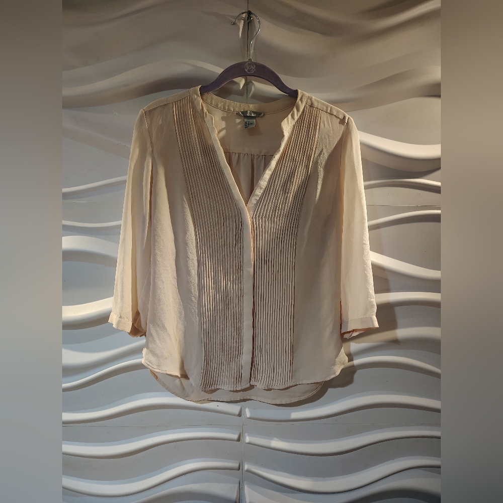 Pre-owned H&M Blouse Very Light Peach Color Size 8 Excellent Condition